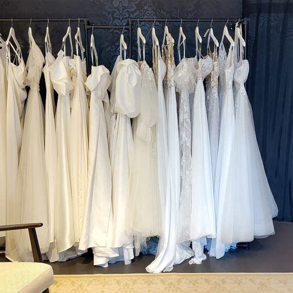 Brautkleiderständer Brautmodengeschäft Laden Wandregalsystem W14BK 01